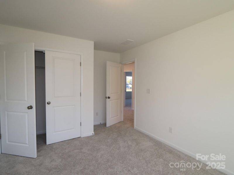 Secondary bedroom Secondary bedroom