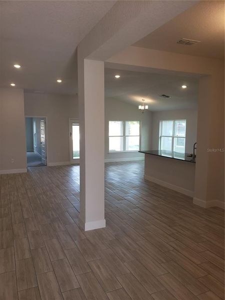 Spacious, unfurnished interior of a new home in Pine Bluff, Spring Hill (Image 6).