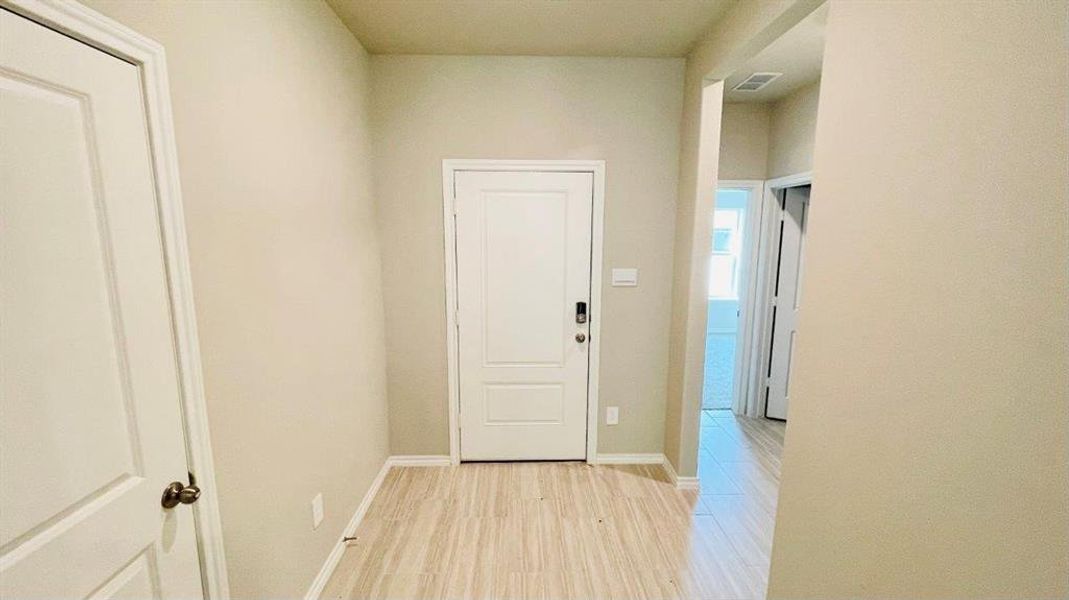 Image 21 of a home in Sunnycreek. Image 21 of a home in Sunnycreek.