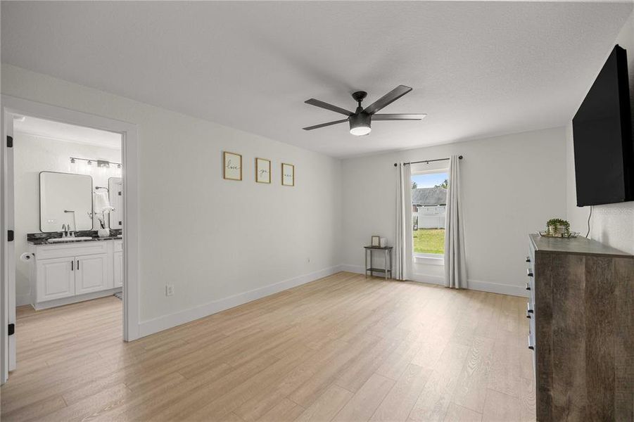 Spacious, unfurnished interior of a new home in , Belleview (Image 23).