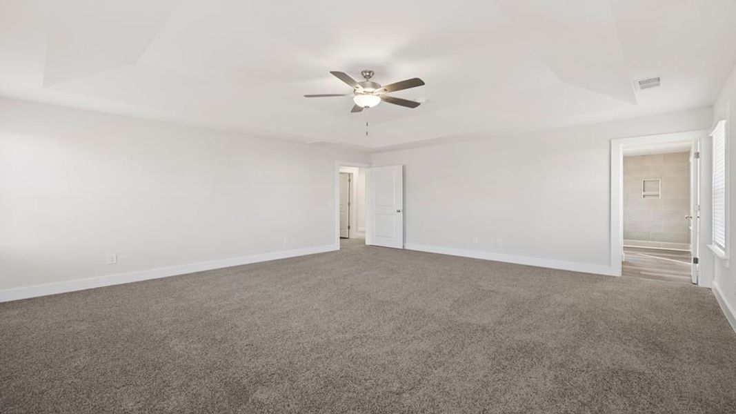 Representative unfurnished interior of a home built from the Phoenix by D.R. Horton in Edgewood Estates, Greenville (Image 25).