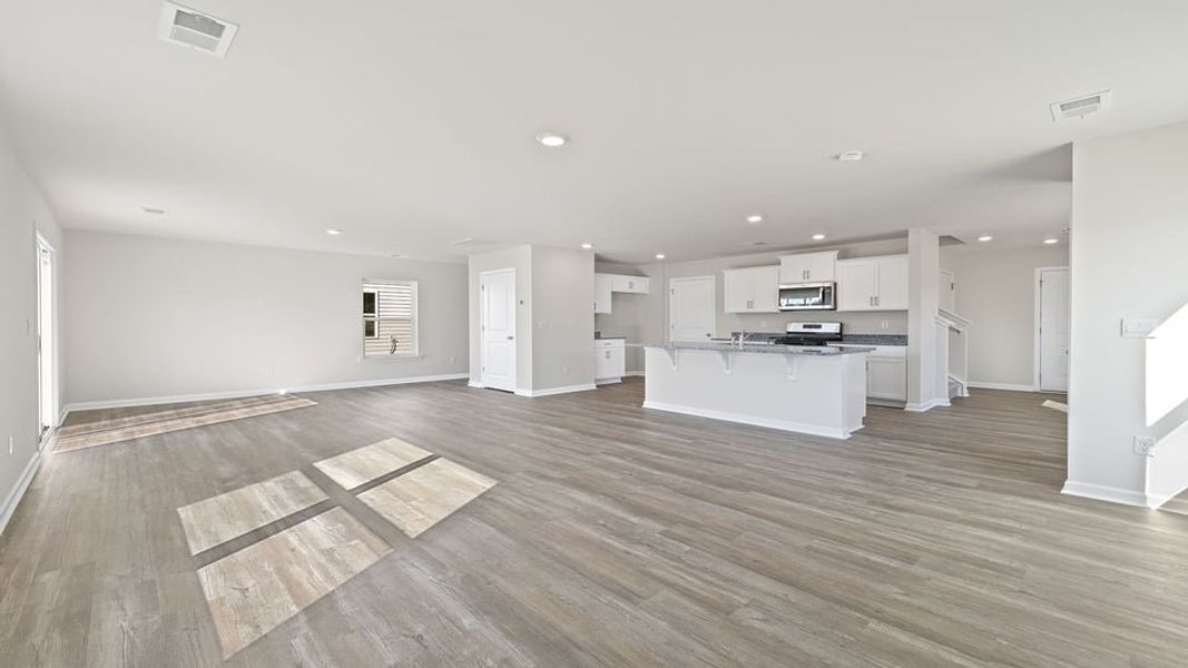 Spacious, unfurnished interior of a new home in Cloverdale Hills, Piedmont (Image 12).