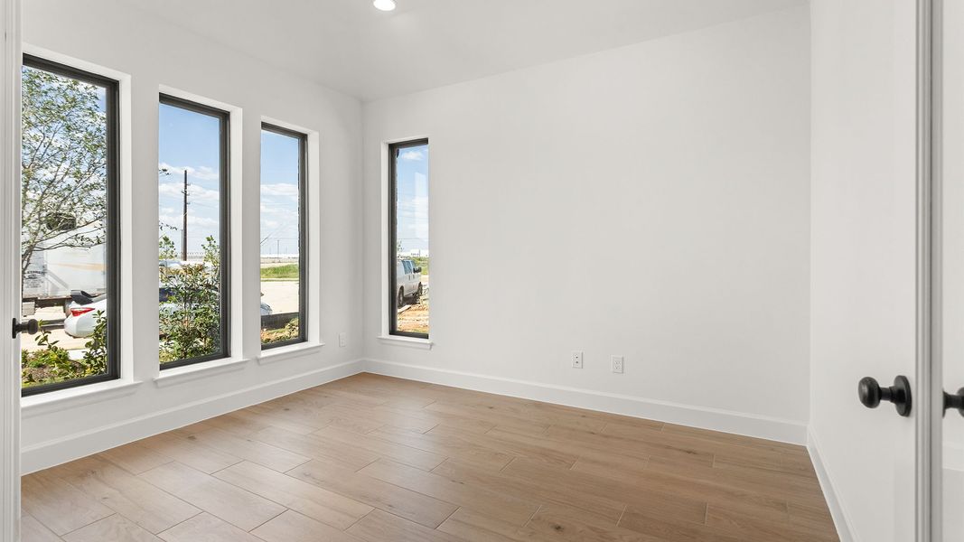 Spacious, unfurnished interior of a new home in Jordan Ranch, Fulshear (Image 22).