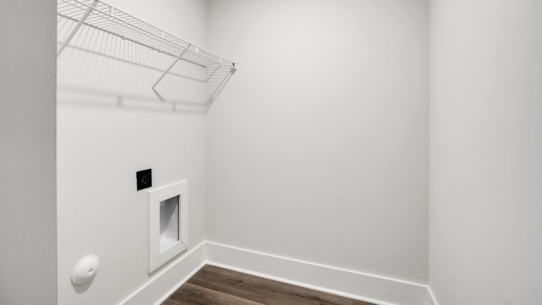 Spacious, unfurnished interior of a new home in Bella Point, Bolivia (Image 30).