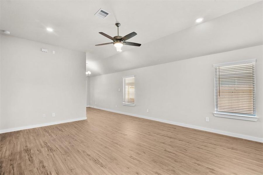 Image 16 of a home in Magnolia Ridge.