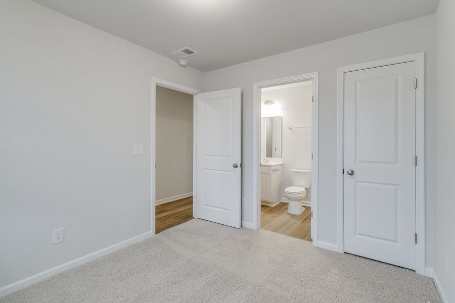 Spacious, unfurnished interior of a new home in Winston Point, Gilbert (Image 20).