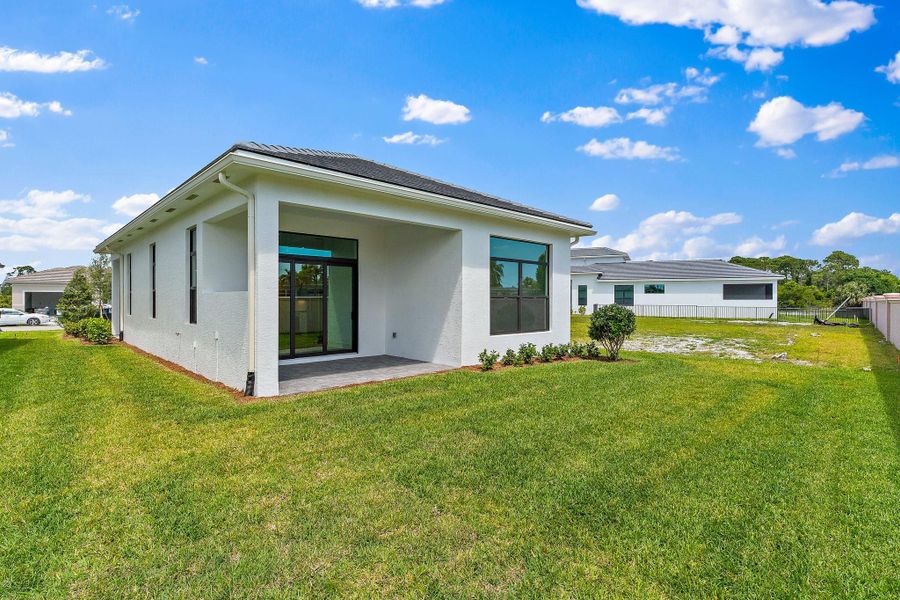 Exterior details and patio area of a home in , Port St. Lucie (Image 3).