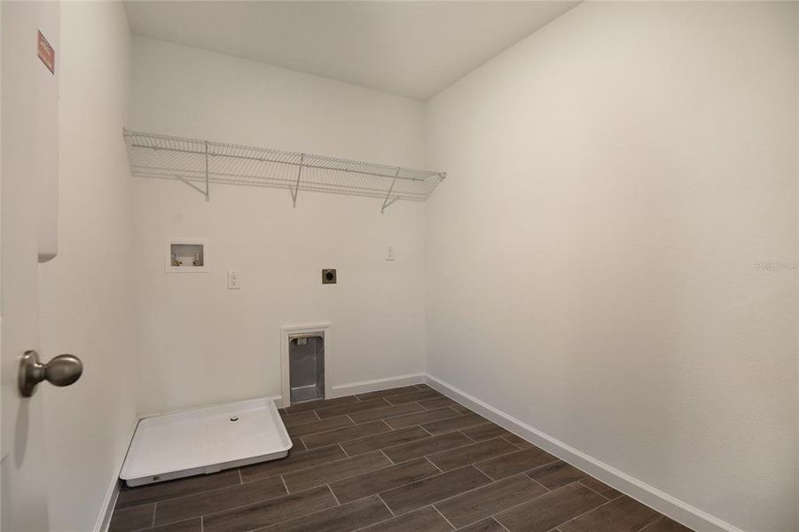 Spacious, unfurnished interior of a new home in Seasons at Aurora Oaks, Ocala (Image 19).