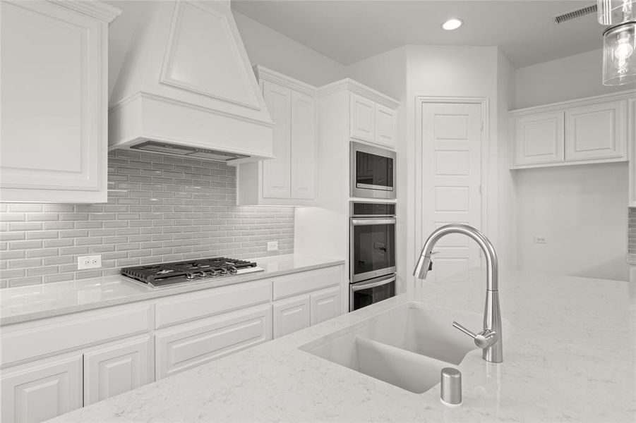 1536 Euclid- Kitchen-4