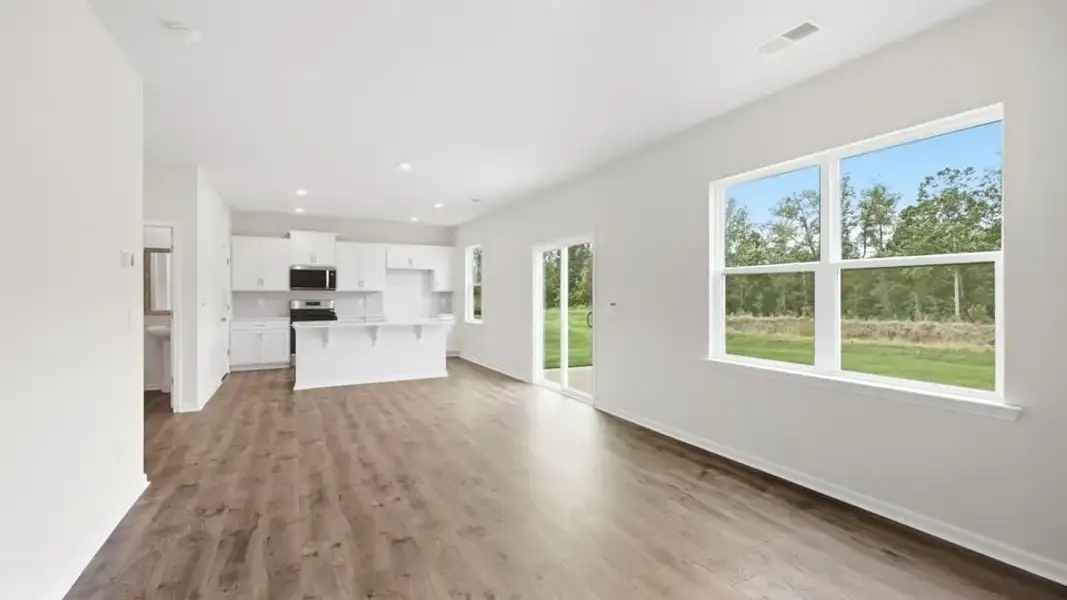 Spacious, unfurnished interior of a new home in Spring Ridge, Anderson (Image 23).