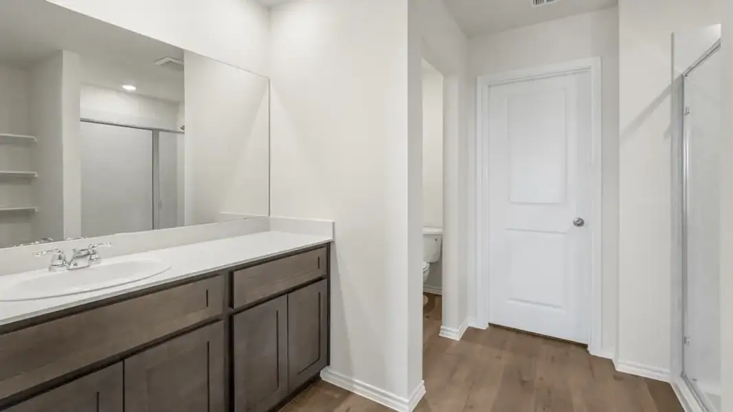 Furnished interior view inside a new home in Stonewyck Farms, Ennis (Image 10).