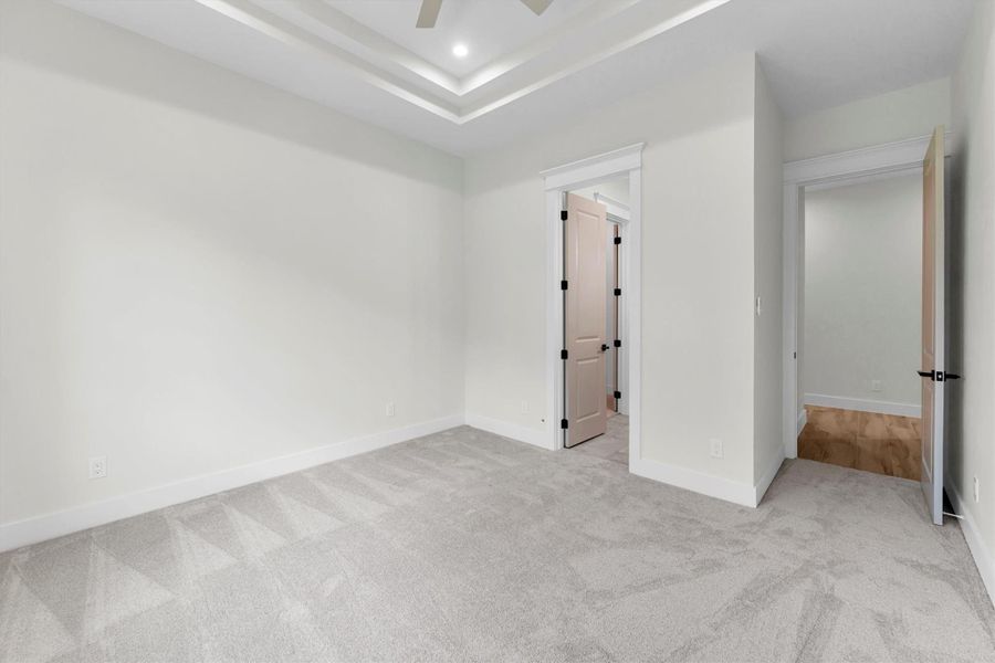 Spacious, unfurnished interior of a new home in , Conroe (Image 19).