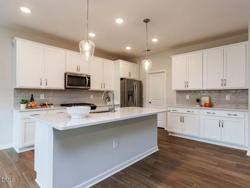 011-1280x960-kitchen