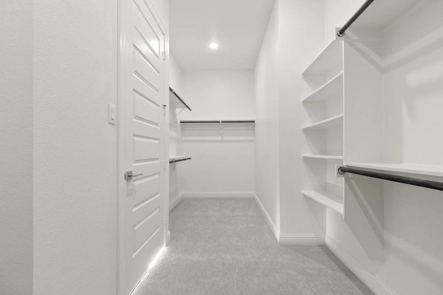 Grandbury D Primary Closet