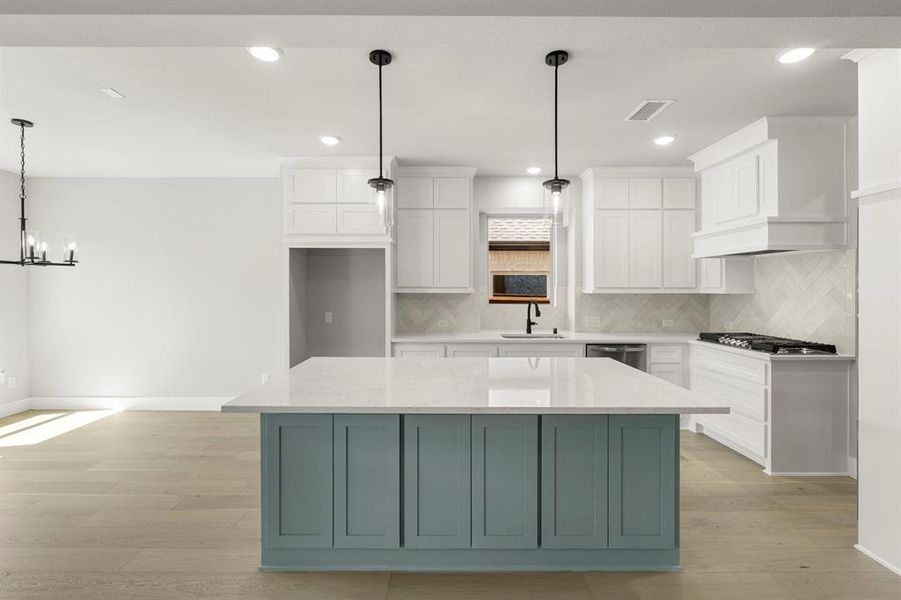 07. 1320 Eclipse - Kitchen