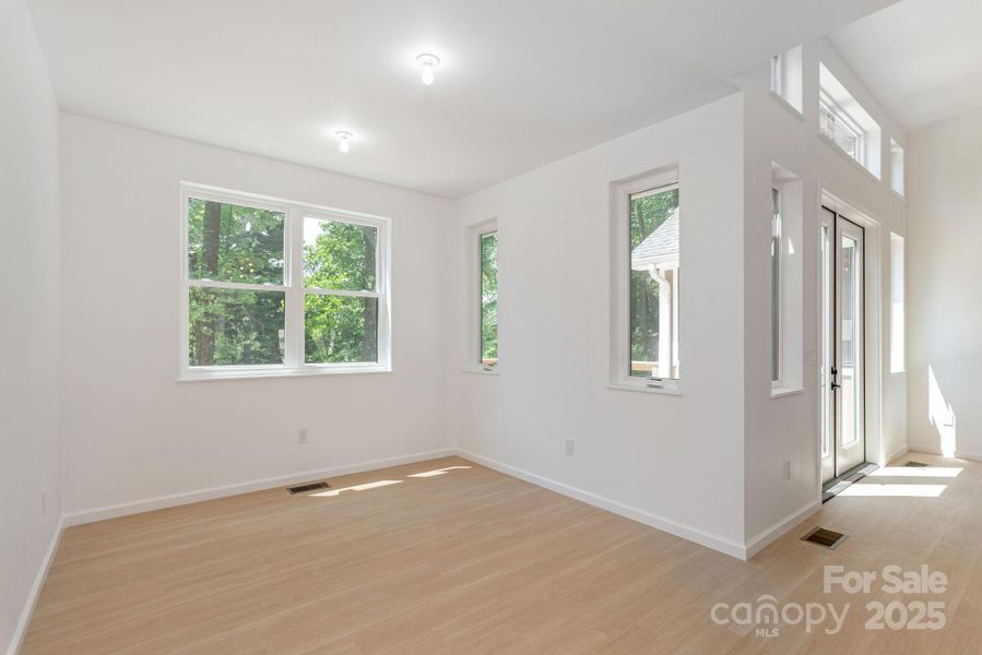Spacious, unfurnished interior of a new home in , Flat Rock (Image 30).