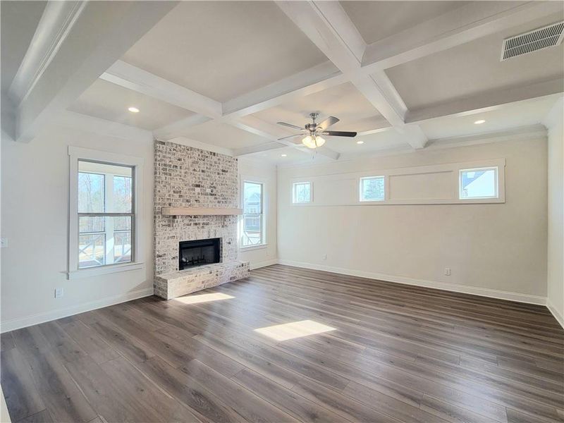 Spacious, unfurnished interior of a new home in , Jefferson (Image 16).