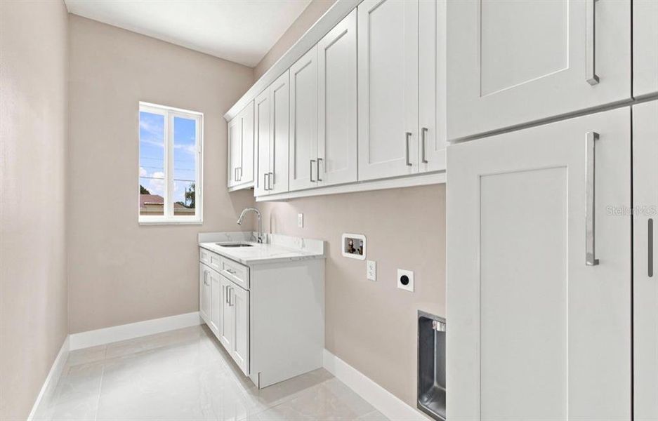 Furnished interior view inside a new home in , Tampa (Image 56).