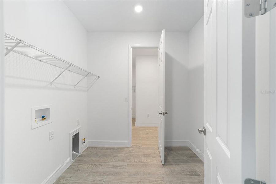 Spacious, unfurnished interior of a new home in , Ocala (Image 16).