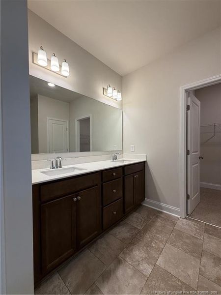 Photo 18 Photo 18