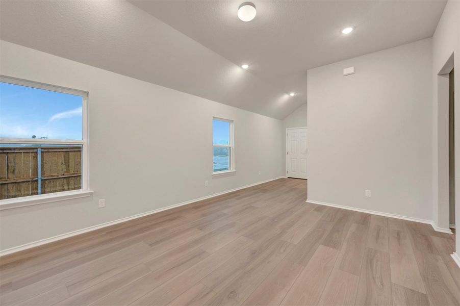 Spacious, unfurnished interior of a new home in Heritage, Dripping Springs (Image 20). Spacious, unfurnished interior of a new home in Heritage, Dripping Springs (Image 20).