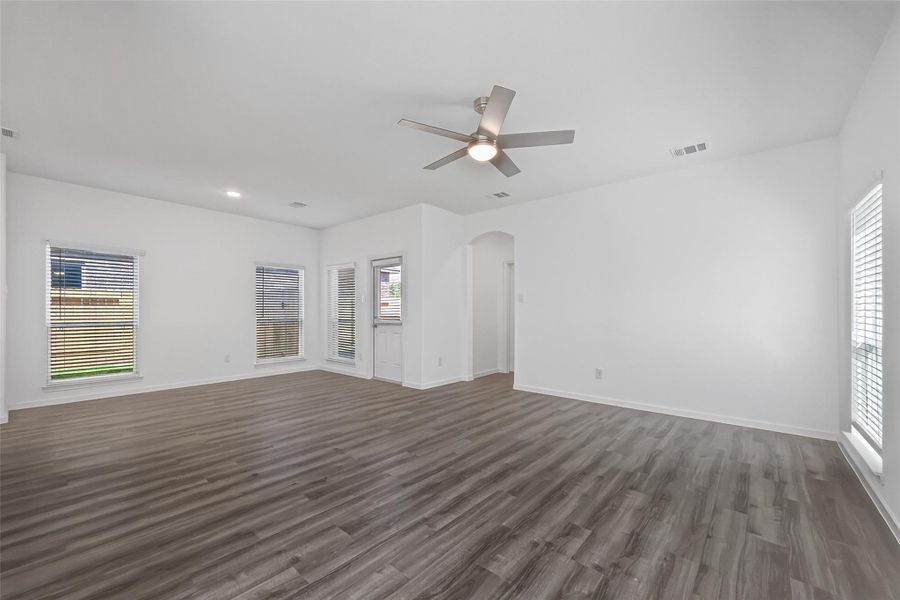 Spacious, unfurnished interior of a new home in Enclave at Willis, Willis (Image 31).