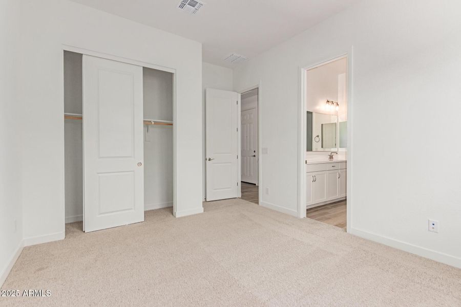 26 - Saddle 26 - Saddle