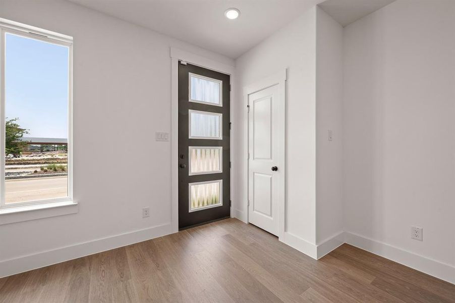 Welcome into this light and bright new lock & leave home!