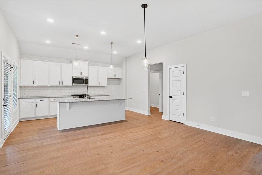 Spacious, unfurnished interior of a new home in The Fairways at Mirror Lake, Villa Rica (Image 35).
