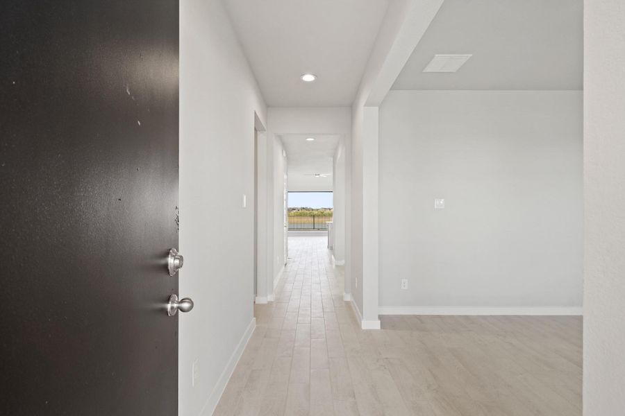 Spacious, unfurnished interior of a new home in Huntington Place, Rosharon (Image 17). Spacious, unfurnished interior of a new home in Huntington Place, Rosharon (Image 17).