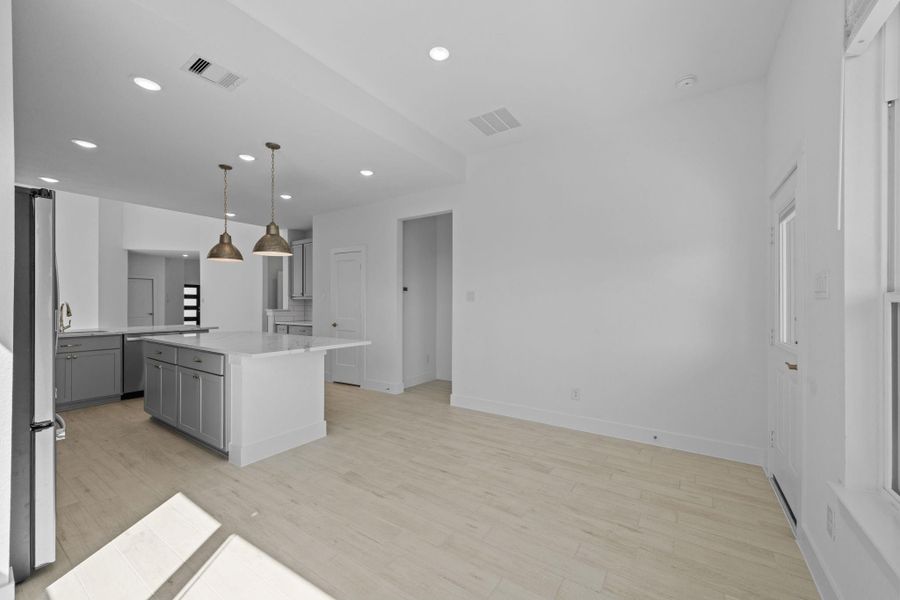 Spacious, unfurnished interior of a new home in Emory Glen, Magnolia (Image 26).