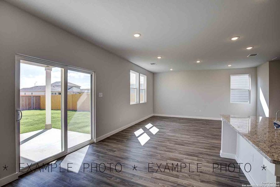 Spacious, unfurnished interior of a new home in Mesa Vista, San Antonio (Image 13).