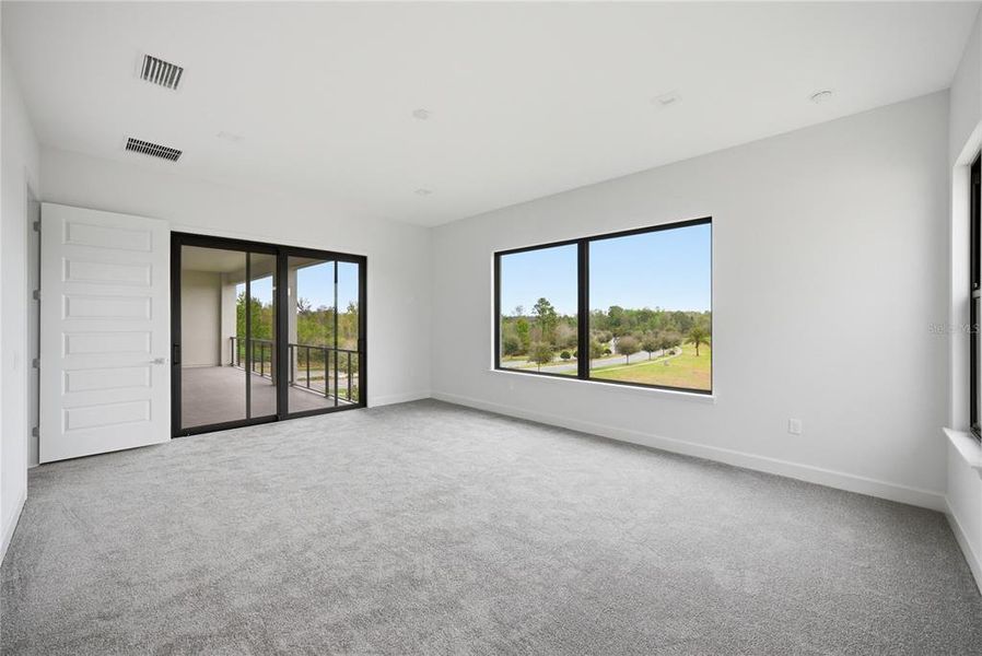 Spacious, unfurnished interior of a new home in , Davenport (Image 20).