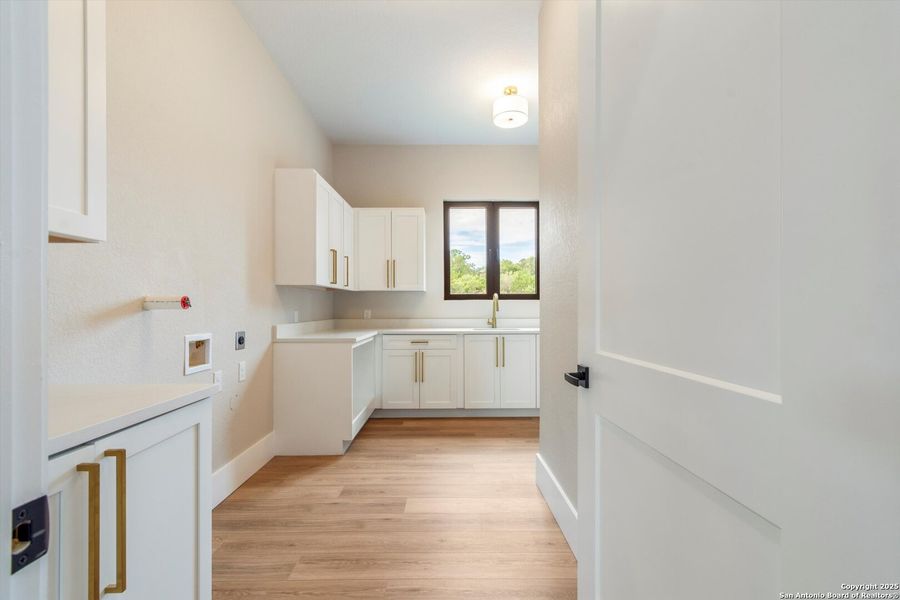 Furnished interior view inside a new home in , New Braunfels (Image 20). Furnished interior view inside a new home in , New Braunfels (Image 20).