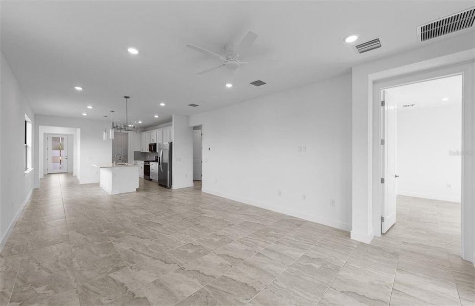 Spacious, unfurnished interior of a new home in Del Webb Catalina, Lakewood Ranch (Image 13). Spacious, unfurnished interior of a new home in Del Webb Catalina, Lakewood Ranch (Image 13).