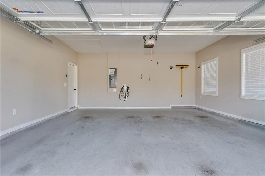 Spacious, unfurnished interior of a new home in Sweetbay Farm, Lawrenceville (Image 58).