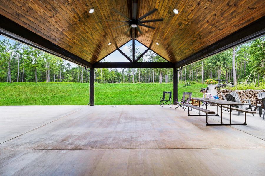 Community amenities in , Livingston (Image 23).