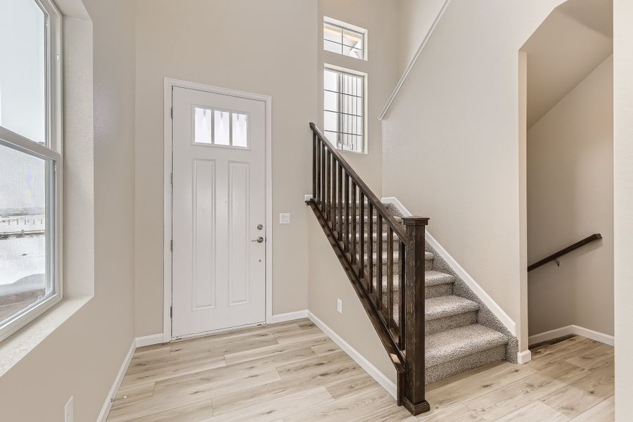 Spacious, unfurnished interior of a new home in The Aurora Highlands, Aurora (Image 12).