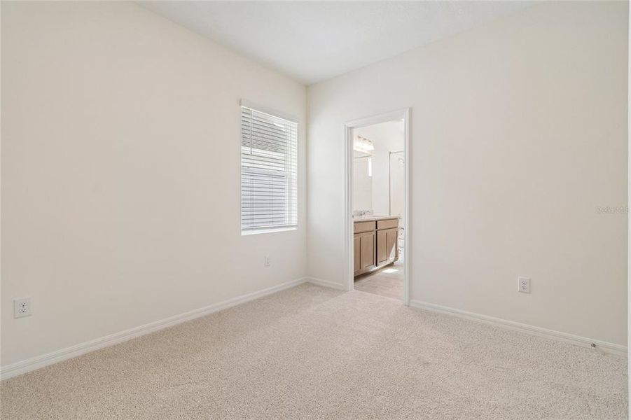 Spacious, unfurnished interior of a new home in Waterset Townhomes, Apollo Beach (Image 27).