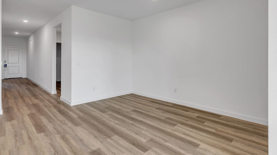 Spacious, unfurnished interior of a new home in Terra Vista, Lubbock (Image 13).