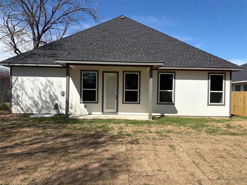 Exterior details and patio area of a home in , Dallas (Image 3).