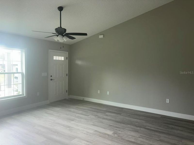 Spacious, unfurnished interior of a new home in , Dunnellon (Image 11).