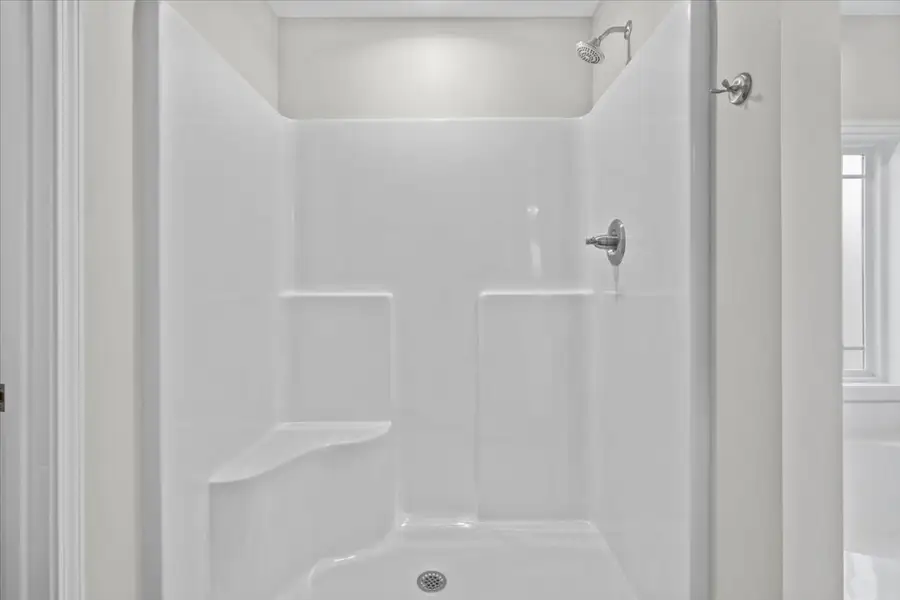 Representative interior finishes for a home built from the Arcadia by Enchanted Homes in Guadalupe Heights, Seguin (Image 15).