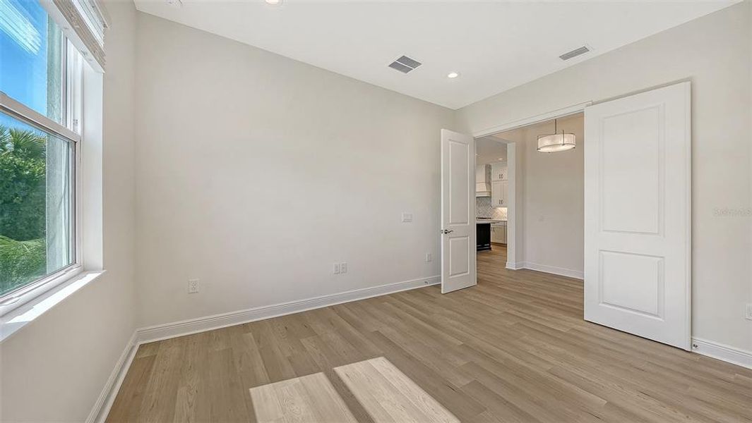 Spacious, unfurnished interior of a new home in , Venice (Image 34).