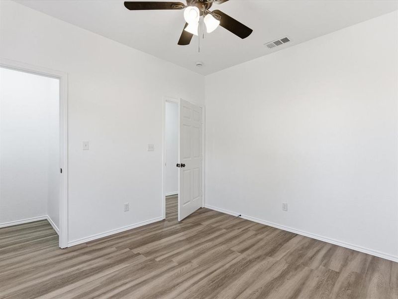Spacious, unfurnished interior of a new home in , Kennedale (Image 20).