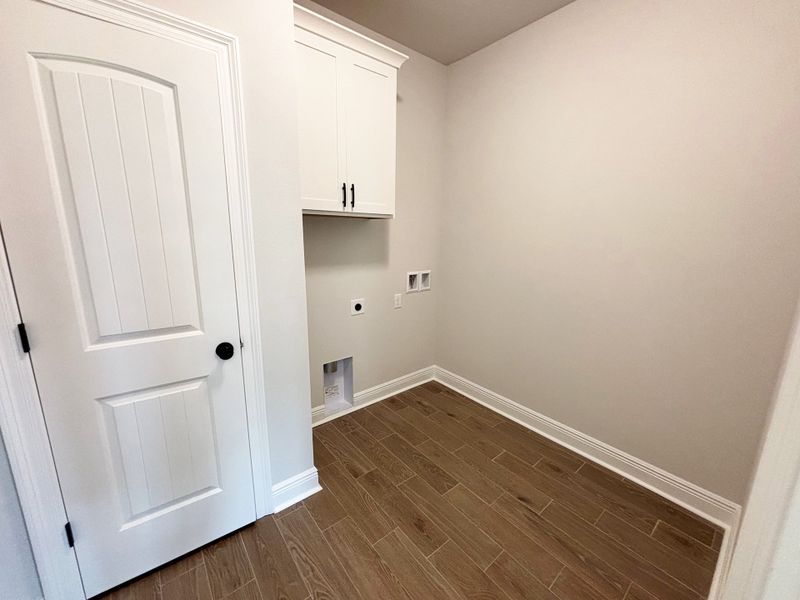 Spacious, unfurnished interior of a new home in Sentinel Ridge, Pace (Image 14). Spacious, unfurnished interior of a new home in Sentinel Ridge, Pace (Image 14).