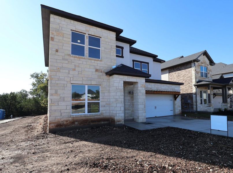 Exterior details and patio area of a home in Edgewood, Leander (Image 3).