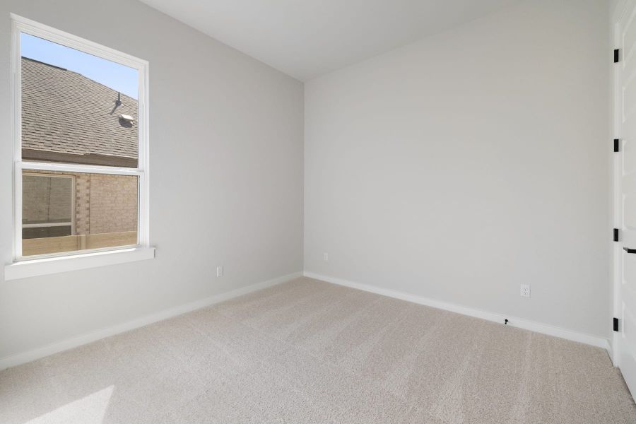 Spacious, unfurnished interior of a new home in Wolf Ranch, Georgetown (Image 35).
