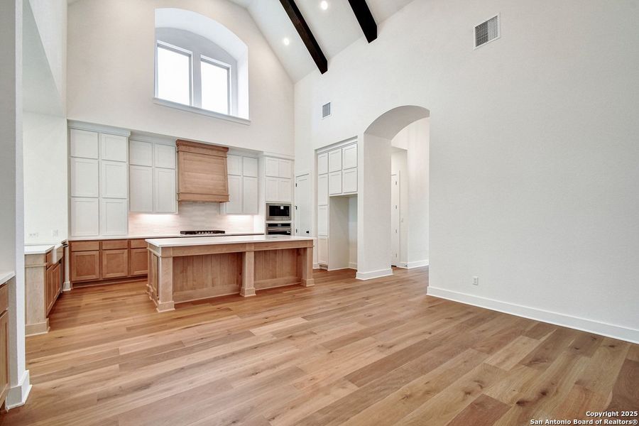 Spacious, unfurnished interior of a new home in La Cima: 70ft. lots, San Marcos (Image 19). Spacious, unfurnished interior of a new home in La Cima: 70ft. lots, San Marcos (Image 19).