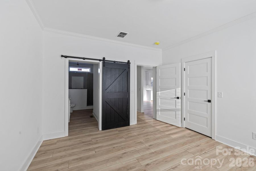 Spacious, unfurnished interior of a new home in , Arden (Image 18).